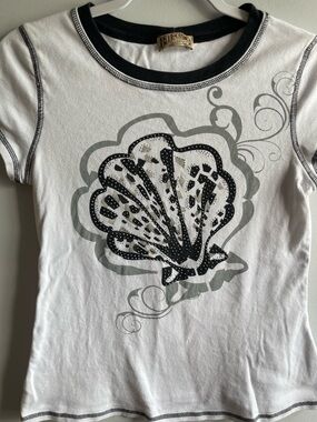 Y2K 00s Black contrast stitching Blue Canyon seashell embellished babydoll tee
